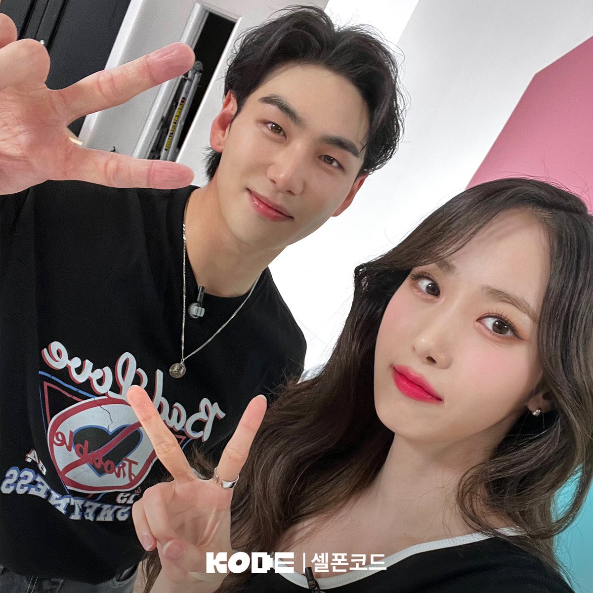 findyourKODE's tweet photo. 완벽 잇티제 여신비와 엔프피 그 잡채 배코가 만나
폭발해버린 케미ㅋㅋㅋ 케미 한도초과🔥
나 벌써 올해치 웃음 다 웃었어,,🤣
🚨 넘 웃느라 힘드니까 3분씩 나눠서 보시길 추천드립니다...

백허니데이 보고 돌아가는 길에 또 챙겨보기💝
📲 https://t.co/1smdegMeqX https://t.co/2JD0ZQ8GoG