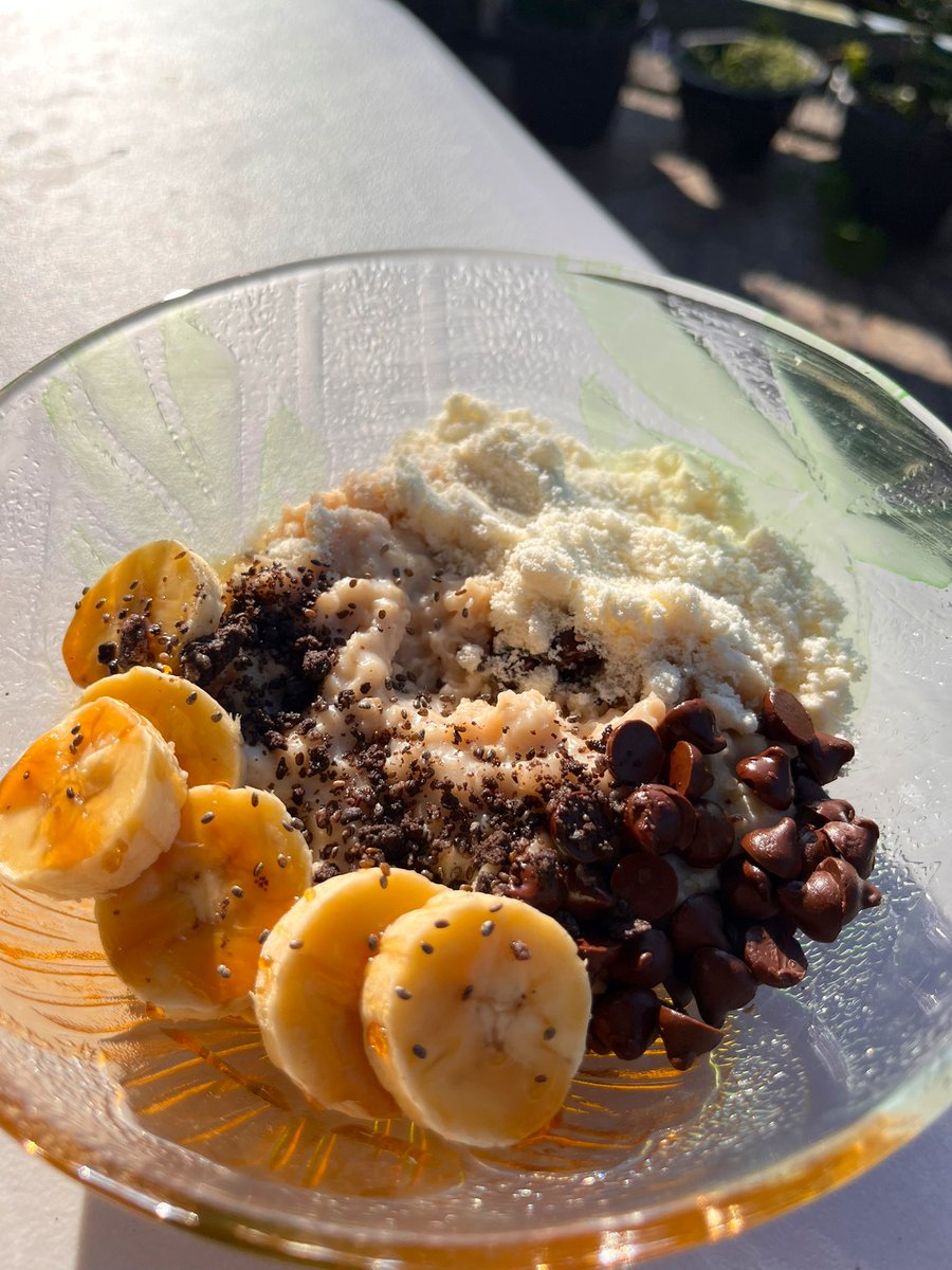 cialmitan's tweet photo. oats
milk
banana
chocolate chip
powdered milk 👅
cinnamon
maple syrup
chia seeds
👌🏻 https://t.co/EtOqSaMQzn