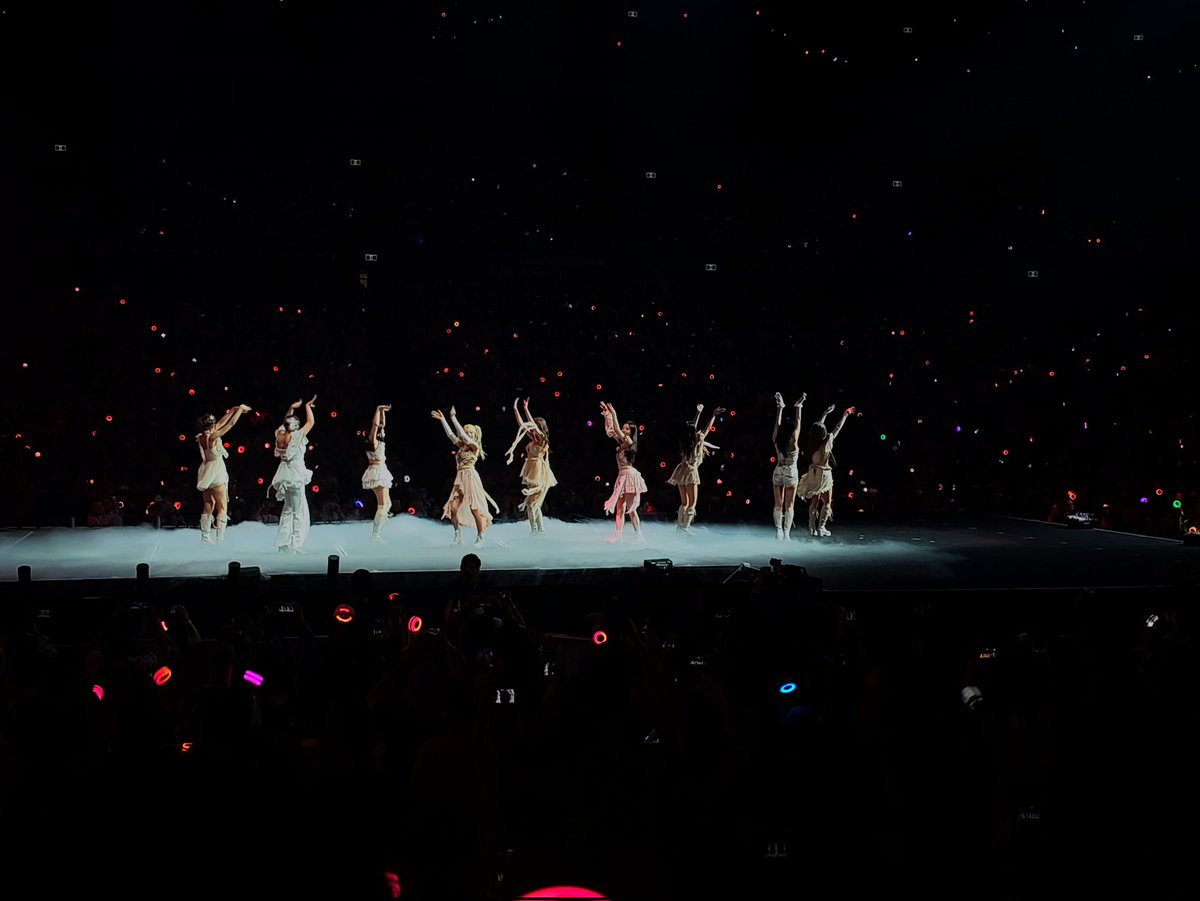 stanadream's tweet photo. Twice - Ready To Be tour 2023 https://t.co/hRTwgGaCvw