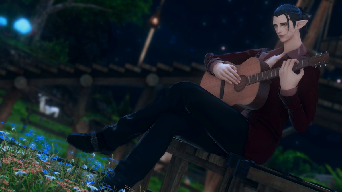 'The silence of the night breaks on the strings of an old guitar.'

#Elezen #ElezenHours