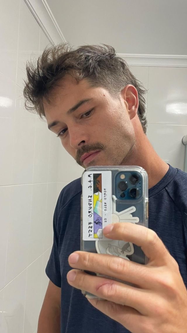 sbrown752's tweet photo. He’s literally so hot he pulls off a mullet 😱😱😱🤯🥵 https://t.co/x0pFXEpOL3