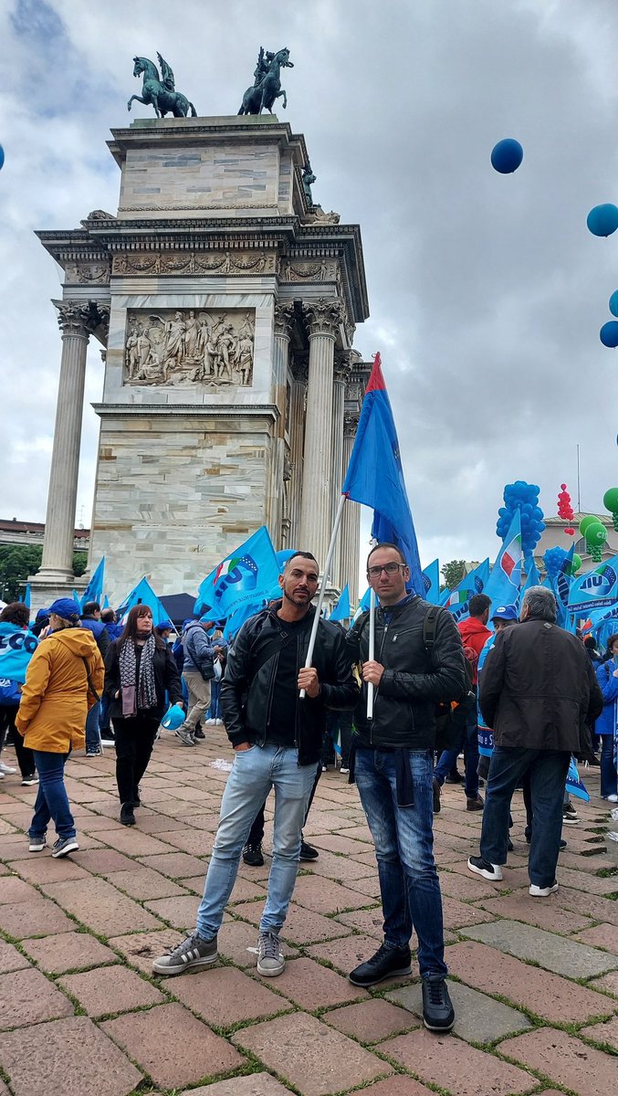 LuigiPinasco's tweet photo. UILM Genova presente alla Mobilitazione di Milano Cgil Cisl UiL . Per una nuova stagione di Lavoro,Salario,Diritti e Sicurezza @UilmGenova @UilmNazionale @Claudio_Cabras @Uil_Liguria @Prapapazzo https://t.co/Rt2qwJ5x80