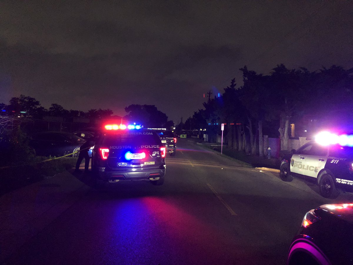 houstonpolice's tweet photo. Mid West officers are at a shooting scene 6300 Beverly Hill. Adult male was transported by private vehicle and is deceased at the hospital. 202 https://t.co/dKOYSbQV2D