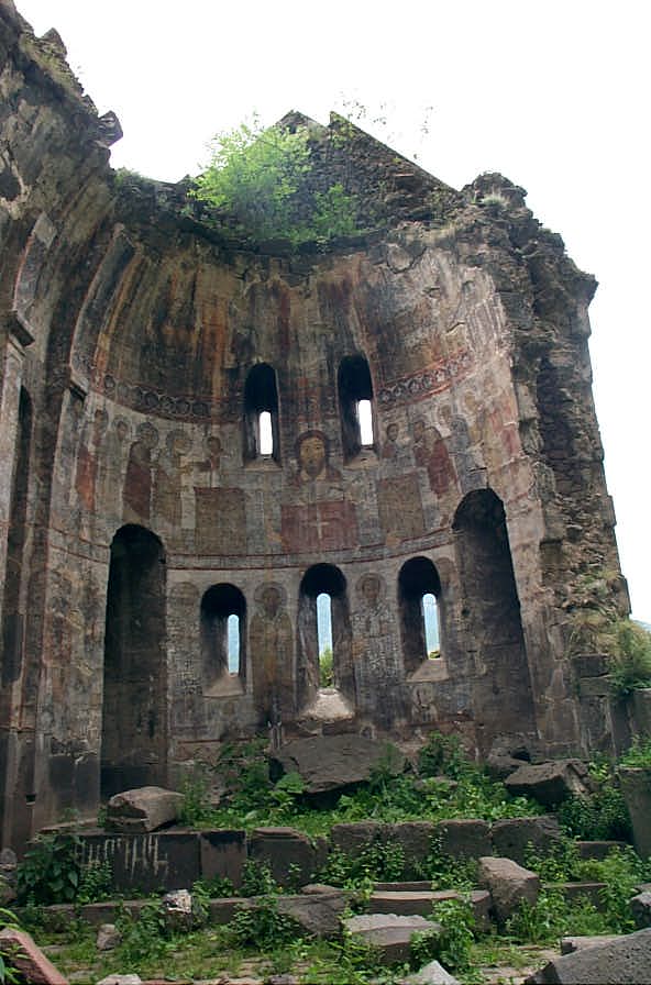 godebedcanyon's tweet photo. Have you ever been to Kobayr Monastery? 
  Nestled atop a cliff on the western slope of the Debed canyon, the 12th century monastic complex of Kobayr is famous for its mesmerizing frescoes. Learn more: https://t.co/Fhl3kLcWoz
#armenia #debedcanyon #visit #photography https://t.co/6LSlyYZe3w