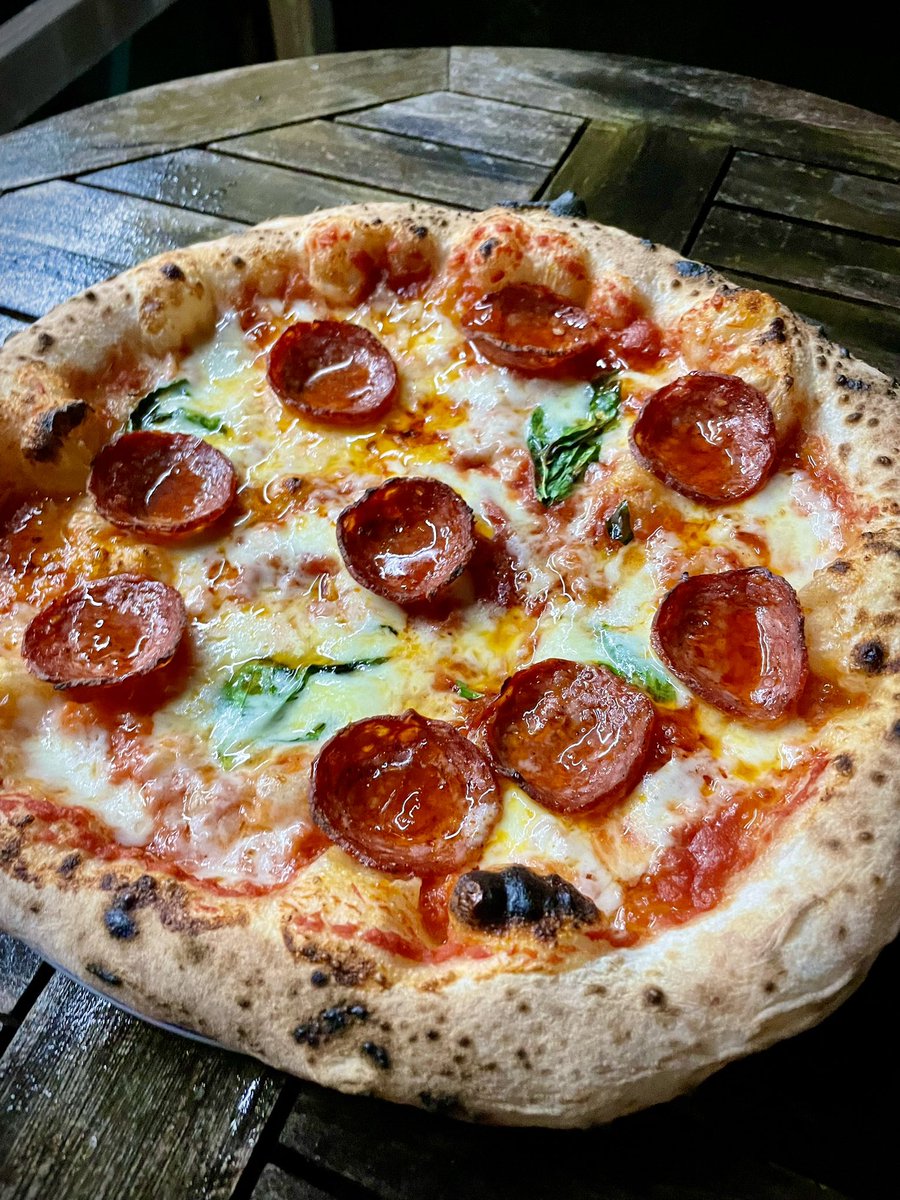 andyleescooks's tweet photo. Beef heart and pork pepperoni pizza.
@CobbleLaneCured @OoniHQ #pizza #makepizza https://t.co/y8oRACZ8W2