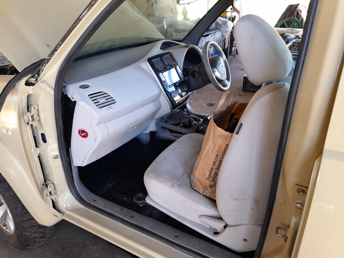 EVsNamibia's tweet photo. @MaxwellVehicles @klwtts @itskyleconner @Out_of_Spec Way to go guys!
Here is a local conversion with a Gen1 Leaf in a Ford Ranger. https://t.co/stLZ24H5wQ