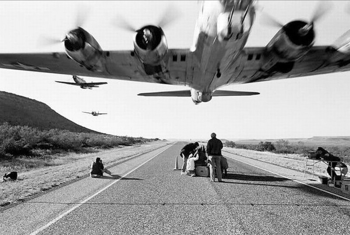 Photo of the Day: A Lancaster Bomber performs a "Show of Force" over a group of #JustStopOil protestors who glued themselves to the M1 near Swindon (Somerset) on the 31st Feb 1926

Photographed from a Canberra