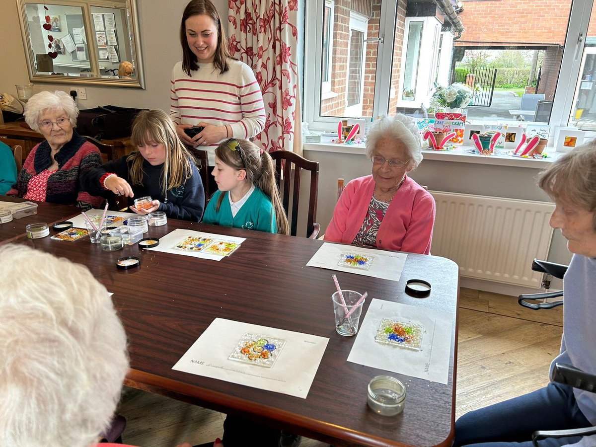 HenPowerProject's tweet photo. Residents at Grange Lea Care Home have been enjoying artistic glass activities each Friday afternoon, accompanied by their young apprentices from @primarypont 

We've been making glass coasters based on the sunrise and sunset! 

Thanks @TNLUK for your help in building these bonds https://t.co/cnccicx1L3