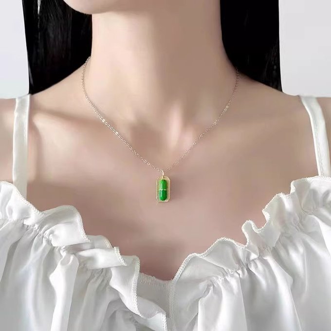 1 pic. Lucky jade ibuprofen blister-packed pill necklace https://t.co/0VIzAOrXLn