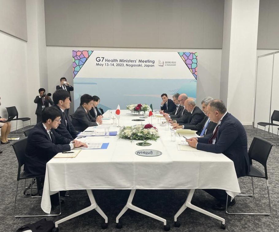 🇮🇹🇯🇵| Incontro tra Ministro Schillaci e Ministro della Salute <a href="/KatsunobuKato1/">加藤勝信</a>
Tra i temi discussi: ripresa delle esportazioni di carne suina italiana, sicurezza alimentare, invecchiamento in salute della popolazione e prossima presidenza #G7 <a href="/MHLWitter/">厚生労働省</a> <a href="/ItalyinJPN/">Italy in Japan</a>