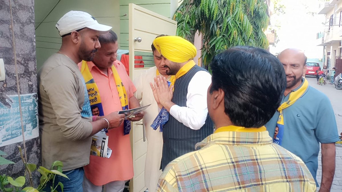 MKachoora's tweet photo. ਮੇਜਰ ਕਾਲੋਨੀ #ਜਲੰਧਰ ਵੇਸ੍ਟ ਘਰ ਘਰ ਅਪੀਲ ਵੋਟ ਆਪ ਨੂੰ https://t.co/cdcW8tk0ua