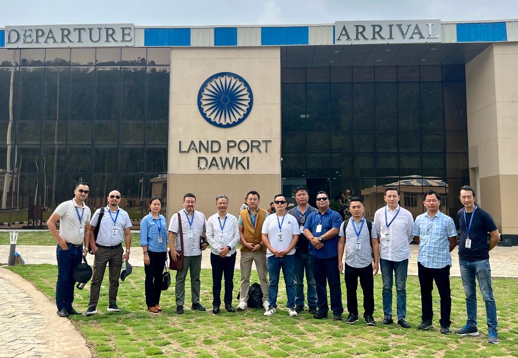 BAofNagas's tweet photo. BAN delegation led by president @lmjamir at the recently inaugurated Land port at Dawki, Meghalaya. BAN is on a 5 day business trip to Bangladesh on the invitation of India-Bangladesh Chamber of Commerce &amp; Industry to explore trade &amp; business opportunities @abumetha @Neiphiu_Rio https://t.co/cO5Naerq4s