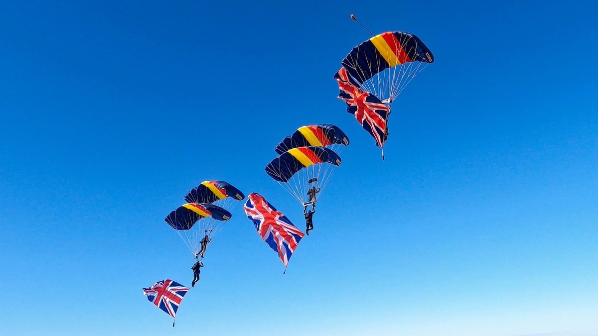 RLCSilver_Stars's tweet photo. The team proudly flying the UJ flags for a special day today, it is an honour his majesty King Charles 3rd ￼will be crowned king.

@UKArmyLogistics @ArmySportASCB @BritishArmy @RoyalFamily https://t.co/zqQjzXxw4A
