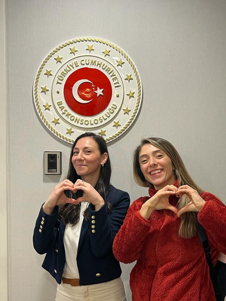 erggg's tweet photo. 4 saat gidiş, 4 saat geliş. Seattle’dan Vancouver’a oy verip geldik. 🫶 https://t.co/Oxg7jao8Gf