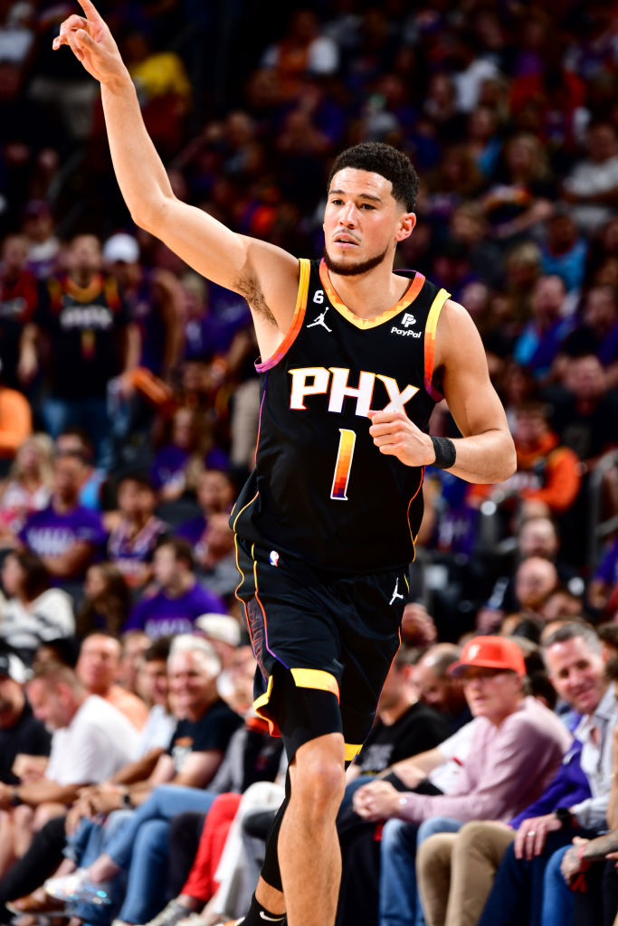 ESPNInsights's tweet photo. Devin Booker has his 4th 45-pt playoff game.

All other Suns players in franchise history have 4 such games. 

Booker has 293 points this postseason. That is the most through a player's first 8 games of a postseason since Michael Jordan in 1990 (325). https://t.co/gIoVJvE5r1