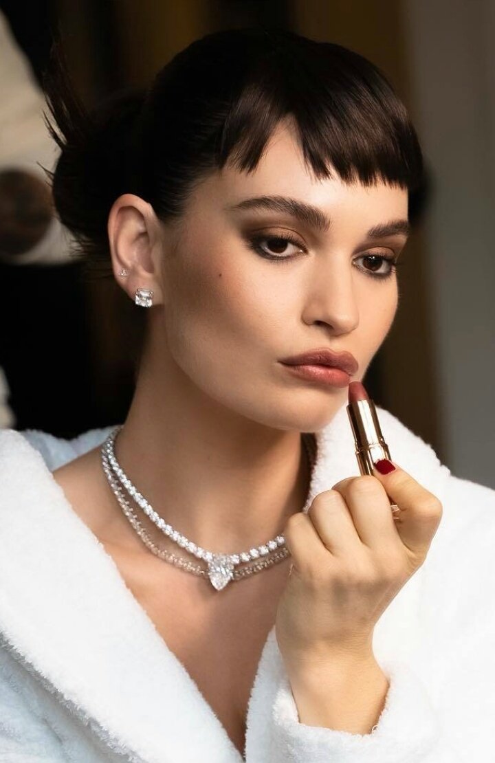 BACUK_'s tweet photo. #LilyJames
#MetGala2023 Portrait Shoot  
#MattEaston https://t.co/JG6kidm4Fe