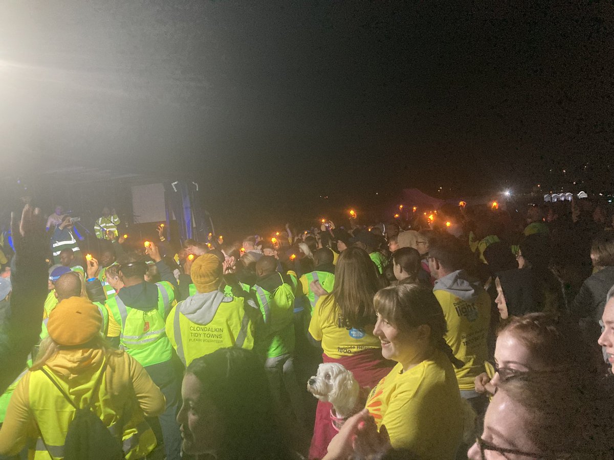 A school community @colaistebride walking together for <a href="/DILCorkagh/">Darkness Into Light Corkagh Park</a> raising awareness <a href="/PietaHouse/">Pieta</a>. Thank you to all the organisers for running another fantastic event 🌟🌅 #strongertogether