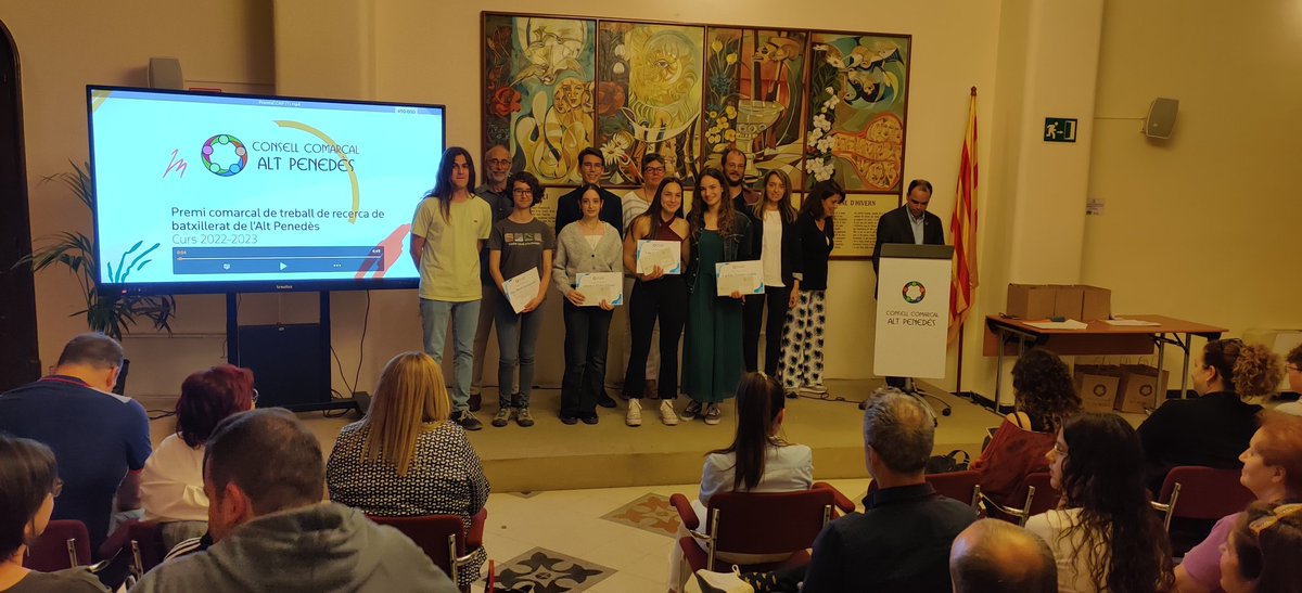 batxbiologia's tweet photo. Ahir l'Èlia Albert va guanyar la categoria científica de la primera edició dels Premi Comarcal de Treball  de Recerca de Batxillerat de l'Alt Penedès. Una alumna de @eintermunicipal que ha fet una feinada com la que fan els ornitòlegs que fan el SOCC a @ICOcells. Bona pedrera! https://t.co/4Lheyp4wKs