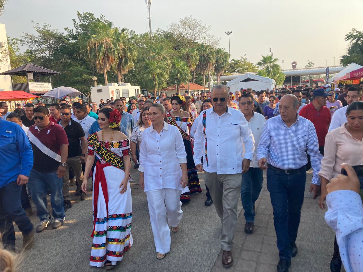 cmmerino's tweet photo. Esta tarde inauguramos el stand del municipio de Tacotalpa, representando la belleza natural y cultural de esta región del Estado exhibiendo piezas artesanales y un taller de mimbre. https://t.co/LdNIL9C7ad