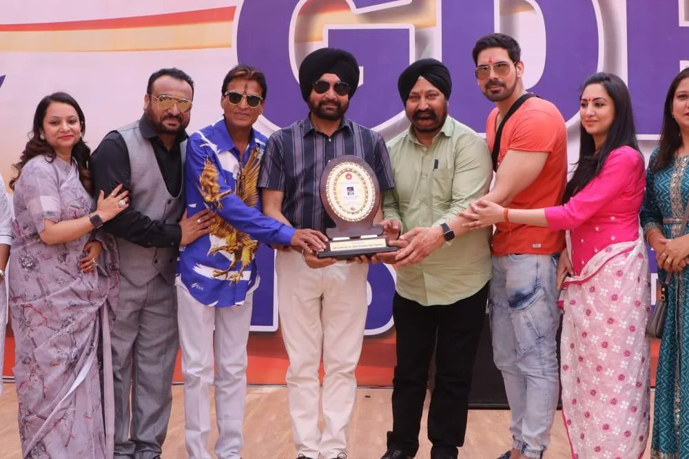 kulbirsinger's tweet photo. #kulbir #kulbirsinger #punjabisinger https://t.co/xBEPfbuScR
