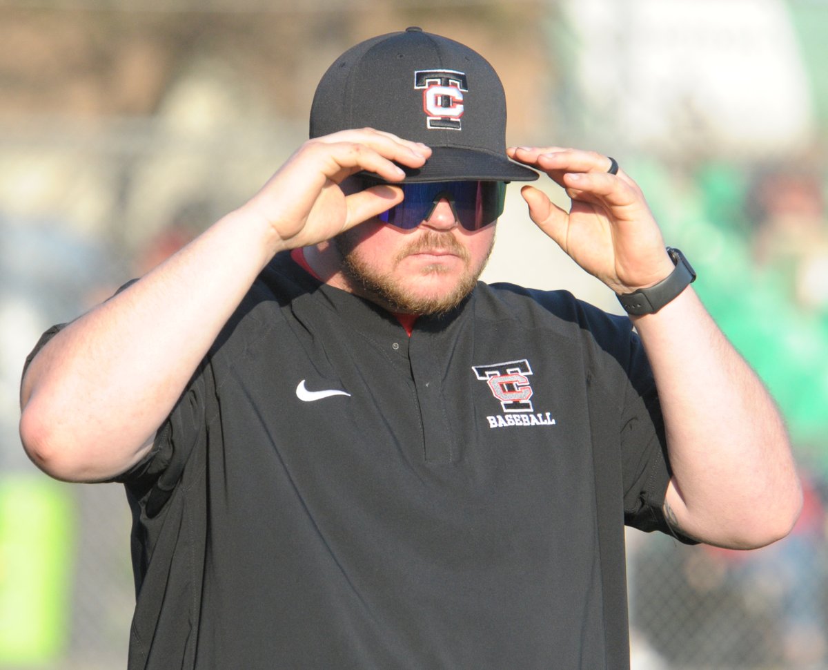 MIPrepZone's tweet photo. BASEBALL: Photo gallery from @TCdugoutclub vs. @AthensBaseball1 at Memorial Park in OAA White action >> https://t.co/Da13aitgN3 

@AHS_Athletics22 @Troy__Athletics https://t.co/z383KXDPdN