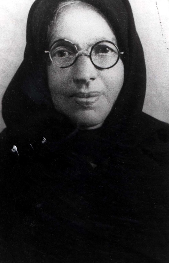 AuschwitzMuseum's tweet photo. 6 May 1866 | A Hungarian Jewish woman, Ethel Lampel, was born.

In 1944 She was deported to #Auschwitz and murdered in a gas chamber. https://t.co/uuoelaudRt