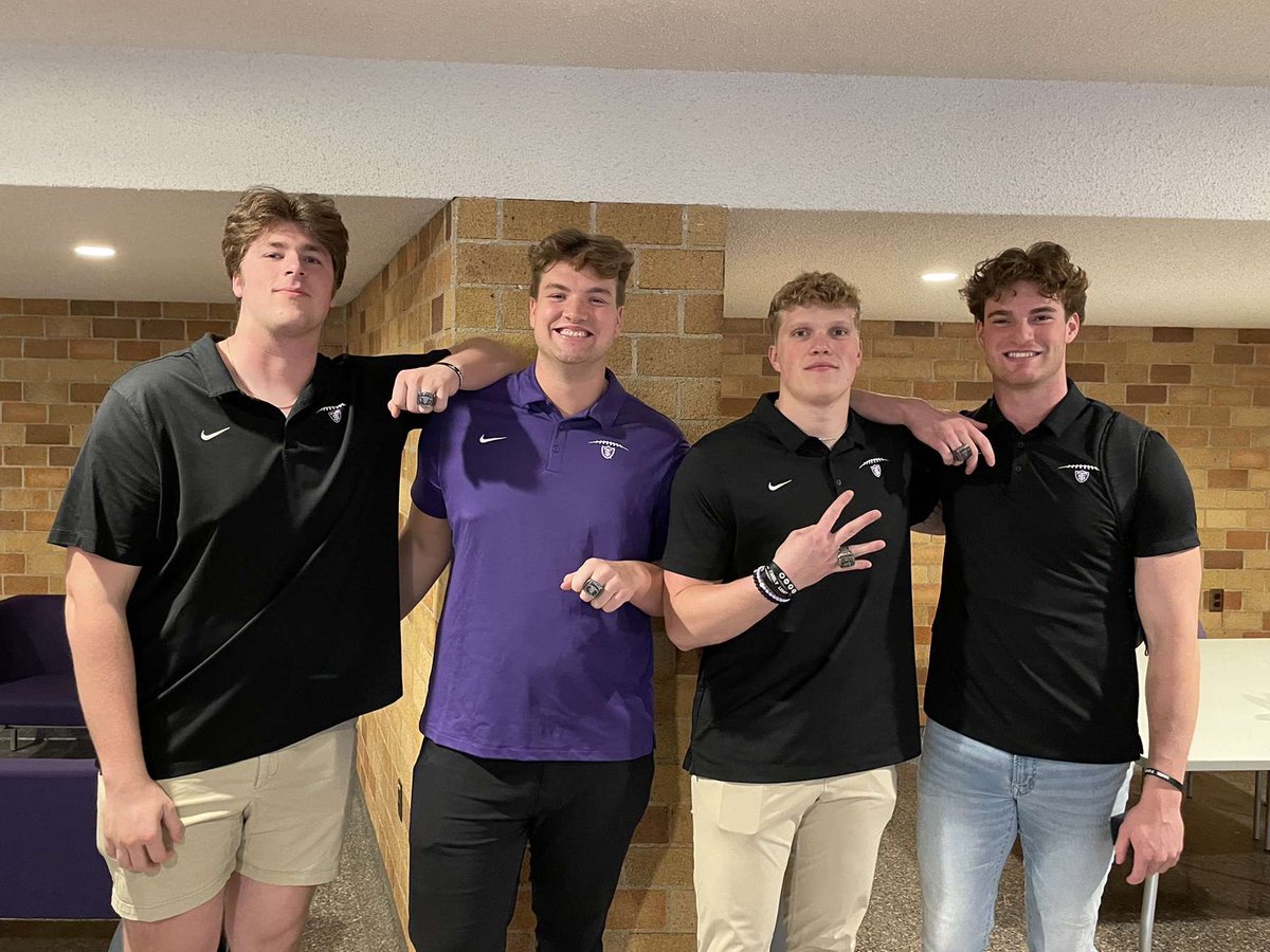 Laliberte_ust67's tweet photo. PFL CHAMPS 💍 🟣⚪️ 
@aidncarlson 
@SheaAlbrecht 
@alec_rasmussen_ 
@StanekBrock https://t.co/FX3mKaxxd1