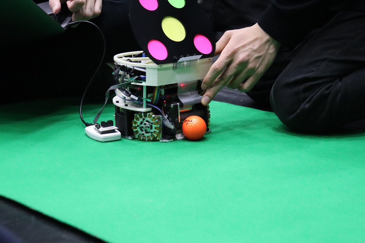 inputssl's tweet image. 試合前の調整
#INPUT_ssl #RoboCup