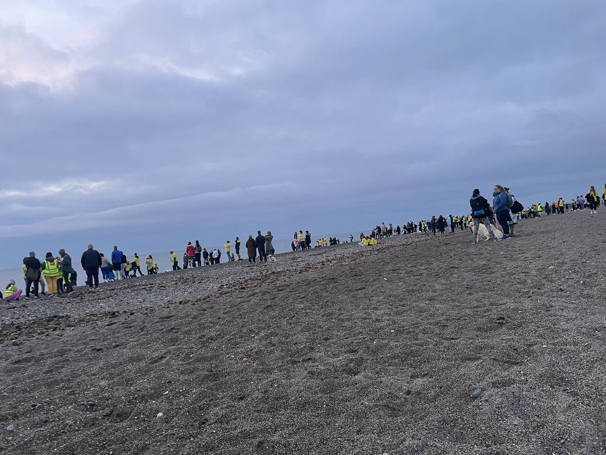AmyDunne26's tweet photo. The most important sunrise of the year 💛 #Greystones @PietaHouse https://t.co/uFNbHtEYcE