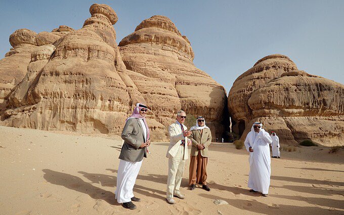 Eman09__'s tweet photo. Looking back when #KingCharles has visited #Saudi_arabia and took part (twice) in traditional Saudi Arabian dance “#Ardha” -sword dance- 

He also undertook a visit to “AlUla”  #UNESCO’s 1st heritage property to be inscribed in Saudi! 

#Coronation https://t.co/iDa2OZDY0N