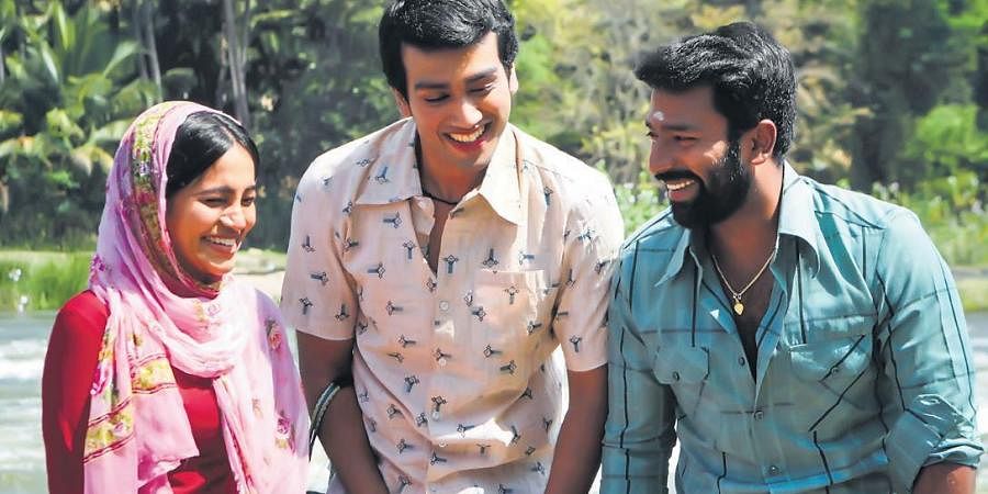 _Nagilaaa's tweet photo. " ഒരു വേല എൻ കുഴന്തയും സത്താർ മാതിരി പുറന്തിറനന്താ അവനേയും കൊന്നു പോടുവീങ്ക.."
സത്താറിനെ മരണത്തിന് വിട്ടുകൊടുത്ത കുടുംബത്തിലക്കാണ് തിരിച്ചെത്തിയത് എന്നറിഞ്ഞ സാഹിറ അമ്മയോട് മാത്രമല്ല ഈ സമൂഹത്തിനോട് പറയാൻ അവർ ആഗ്രഹിക്കുന്ന വാക്കുകളാണിത്
#paavakadhaigal #thangam
#oldwritings https://t.co/VsjR1Ujg9o