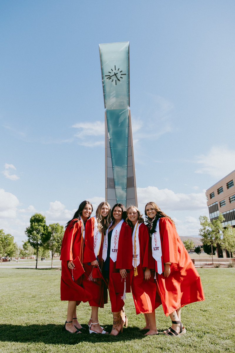 Graduated 🎓🤩 congrats to our seniors‼️

#UtahaTechBlazers #WACsb