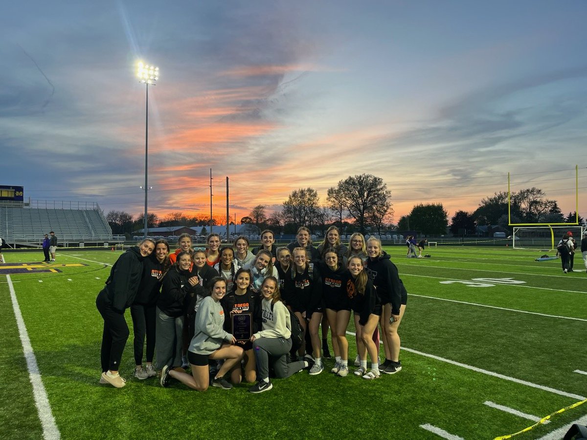 OtsegoKnightsTF's tweet photo. A fun meet at Maumee Relays tonight! Boys and girls were both able to relax and have a lot of fun. Girls finish first overall as a team and our boys finish as runner up. What a great way to lead into league week! https://t.co/6lrr3Ph714