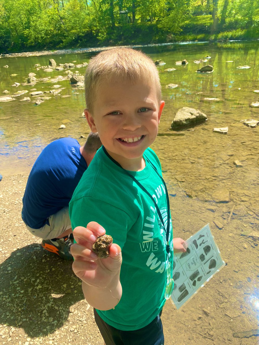 3rdwithMissL's tweet photo. Had a great day exploring Sycamore Park! Students loved learning about and collecting soil and fossils https://t.co/4OxMweg8Ka