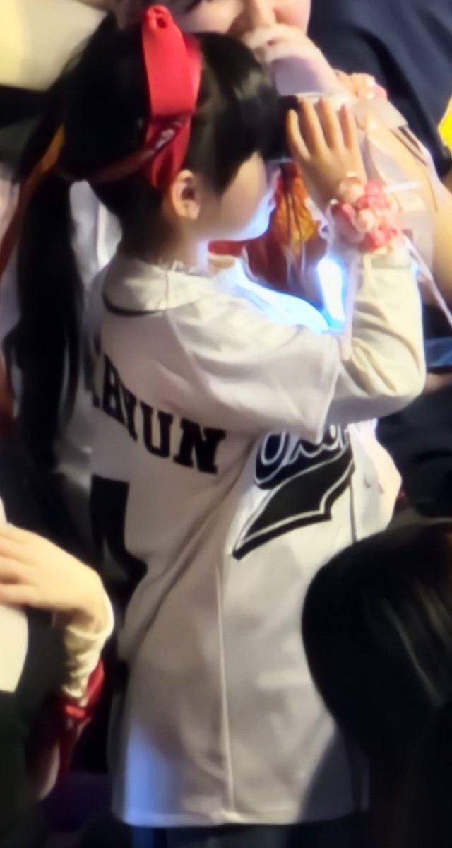 lovelyninidoh's tweet photo. 아...그리고...어제 우리 래인이 
주변에 앉아 계셨던 천사 에리분들 넘 감사드려요. 제가 옆에서 케어를 못하니 혹시나 주변에 민폐 끼칠까봐 계속 신경쓰이고 죄송했는데 ㅠㅠ저희 애 때문에 분명 불편한점도 있으셨을텐데 간식도 주시고  참고 이해해주셔서 넘넘 감사합니다. 다시 한번 천사같은 https://t.co/is0mGd8Qbr