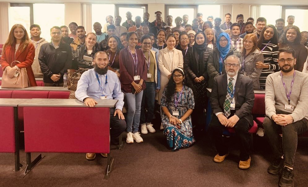 beeswaxcat's tweet photo. MSc Int Business students @uoc_business School off to an exciting start to their learning journey led by Dr Farid Ullah and Abdul Muqeem @uochester Wishing every one of you all the very best! @UofCChaplaincy @UoCInter https://t.co/dA9w6bIgiv