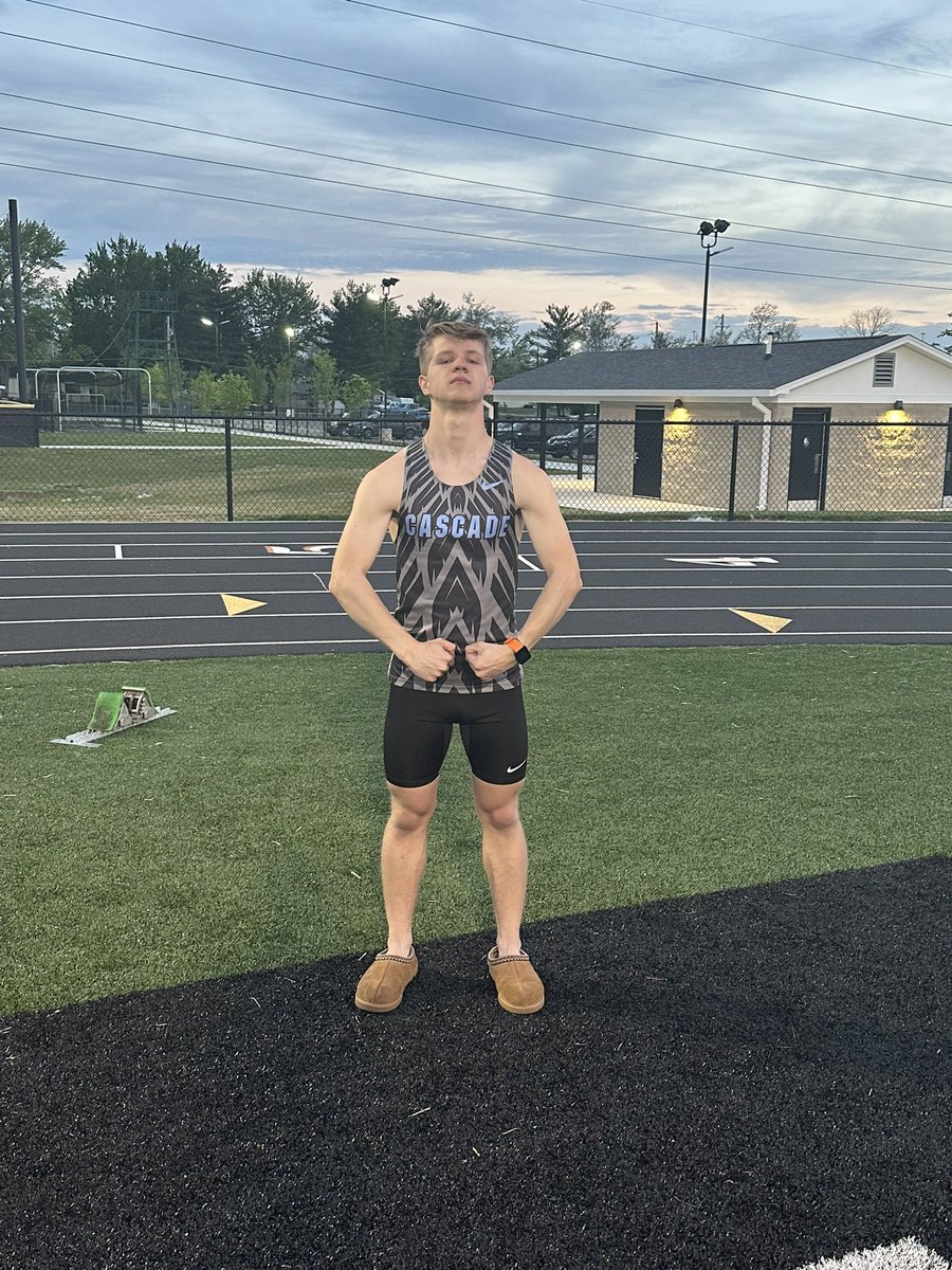 Evan_Davis0's tweet photo. 800 meter conference runner up!! @CascadeTandF https://t.co/BoxjXUfpVo