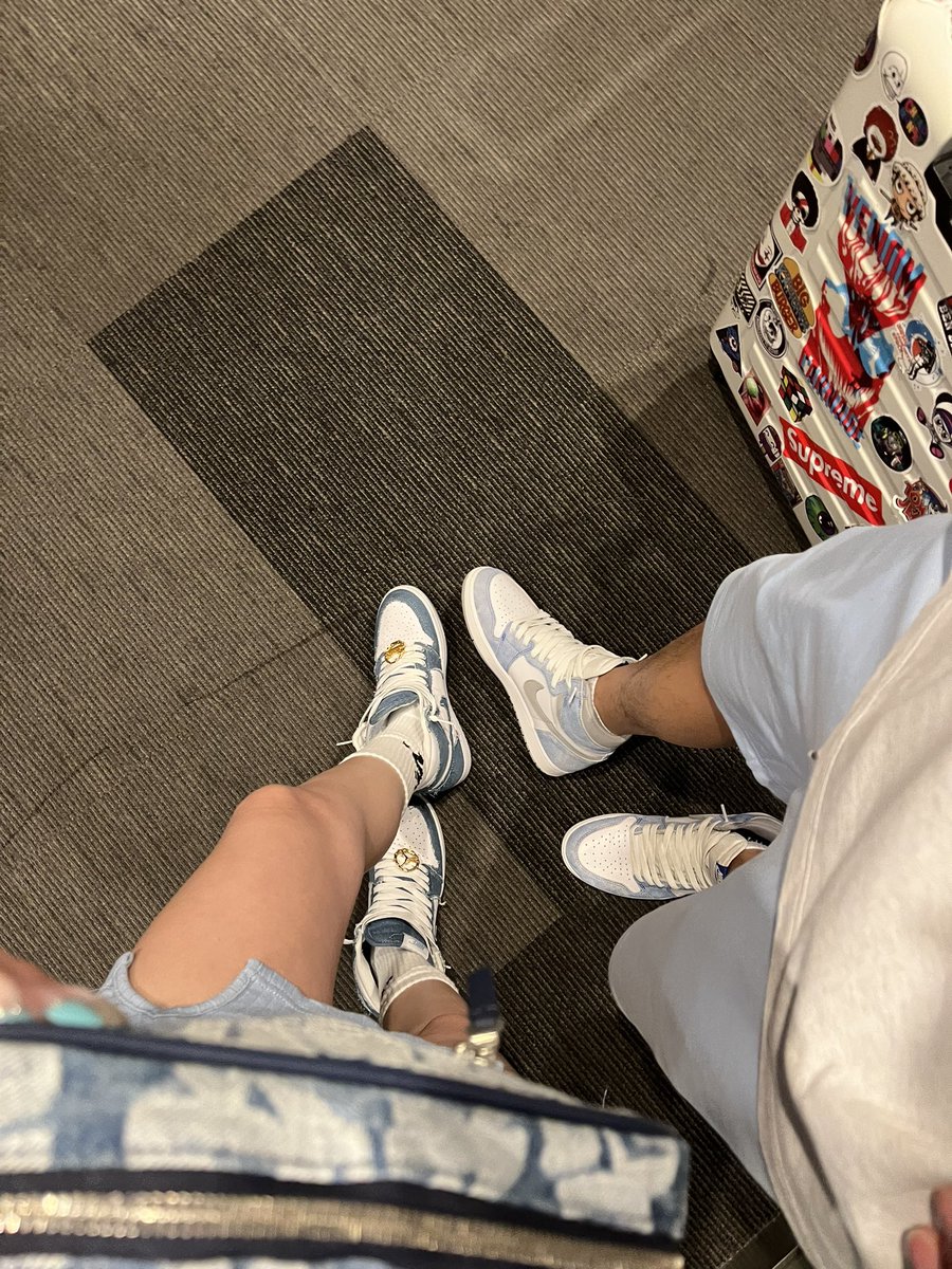 25t__x_x's tweet image. GW名古屋旅行〜✈️❤️‍🔥
今年も充実しすぎてた👍
いつもありがとうございます🫡🤍

1日目はTravis🐯で2日目はブルー系️🩵
シミラールックかわいい🥹

 #AirJordan1  #NIKE   #couplecode