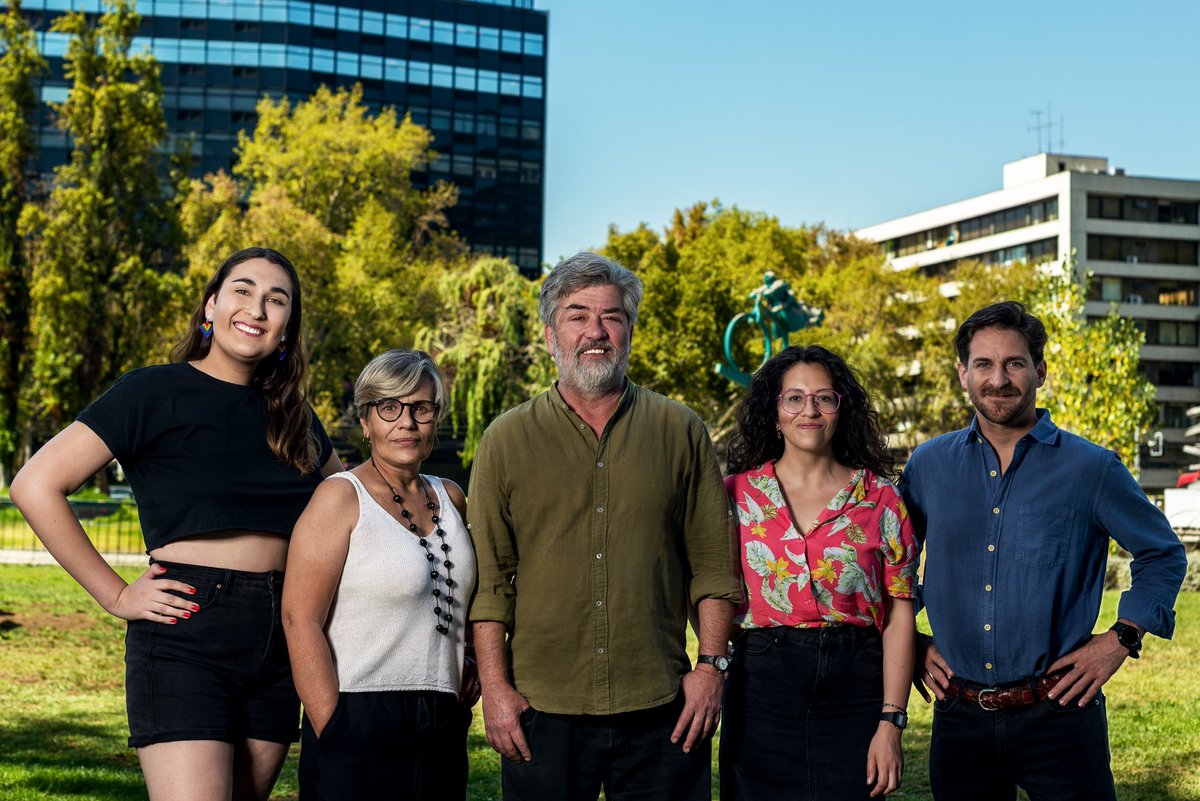 YerkoLjubetic's tweet photo. Agradezco el apoyo de las diputaciones de @la_convergencia RM durante la campaña. Han sido muchas salidas, reuniones y actividades que nos han sumado un montón. ¡Seguimos trabajando junt@s por un Chile mejor para tod@s!
👉🏼 D20 Yerko Ljubetic al Consejo Constitucional x la RM https://t.co/JjeLShcv6m