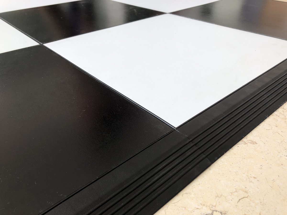 Show yourself.❤
jkfloortile.com
#dancefloor #portablefloor #portabledacefloor #pvcfloor #floor #event #showroom #JIEKA