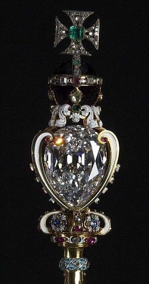 Global_Folder's tweet photo. Today on 6 May 2023 King Charles III will be crowned the largest clear cut diamond in the world at his coronation. It was stolen from South Africa. It is known as 'The Great Star of Africa' which was previously owned by Queen Elizabeth II. https://t.co/8aSb3eJ61p