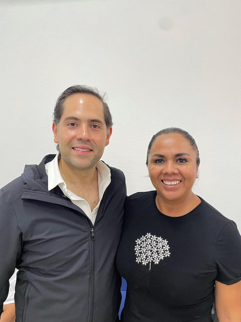 RaulBCCue's tweet photo. Ha sido un gusto reunirme con mi amiga @MarmariscalG, Presidenta Municipal de San Juan Bautista Cuicatlán. Con su liderazgo en la región de la Cañada, el @partidoverdemx crece y se consolida cada día. https://t.co/dIGJeapz19