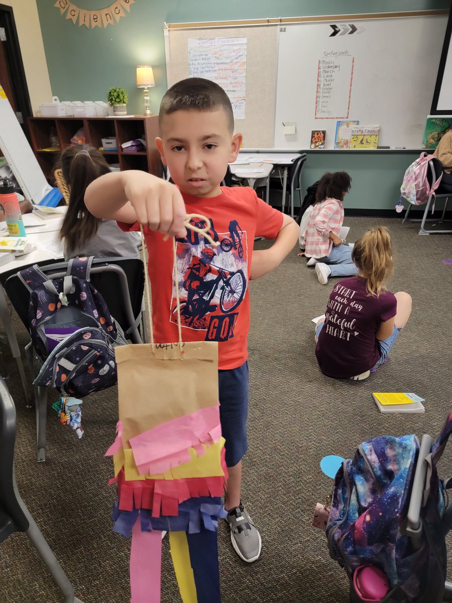 Fatima_DelCampo's tweet photo. We had fun celebrating Cinco de Mayo activities! 🇲🇽🥳 My students made Papel Picado, Paper Bag Piñatas, learned the Mexican Hat Dance, and enjoyed some chips &amp; dip and Tres Leches Cake! 🪅🎂🌮😋 https://t.co/O0ksxL3NJS