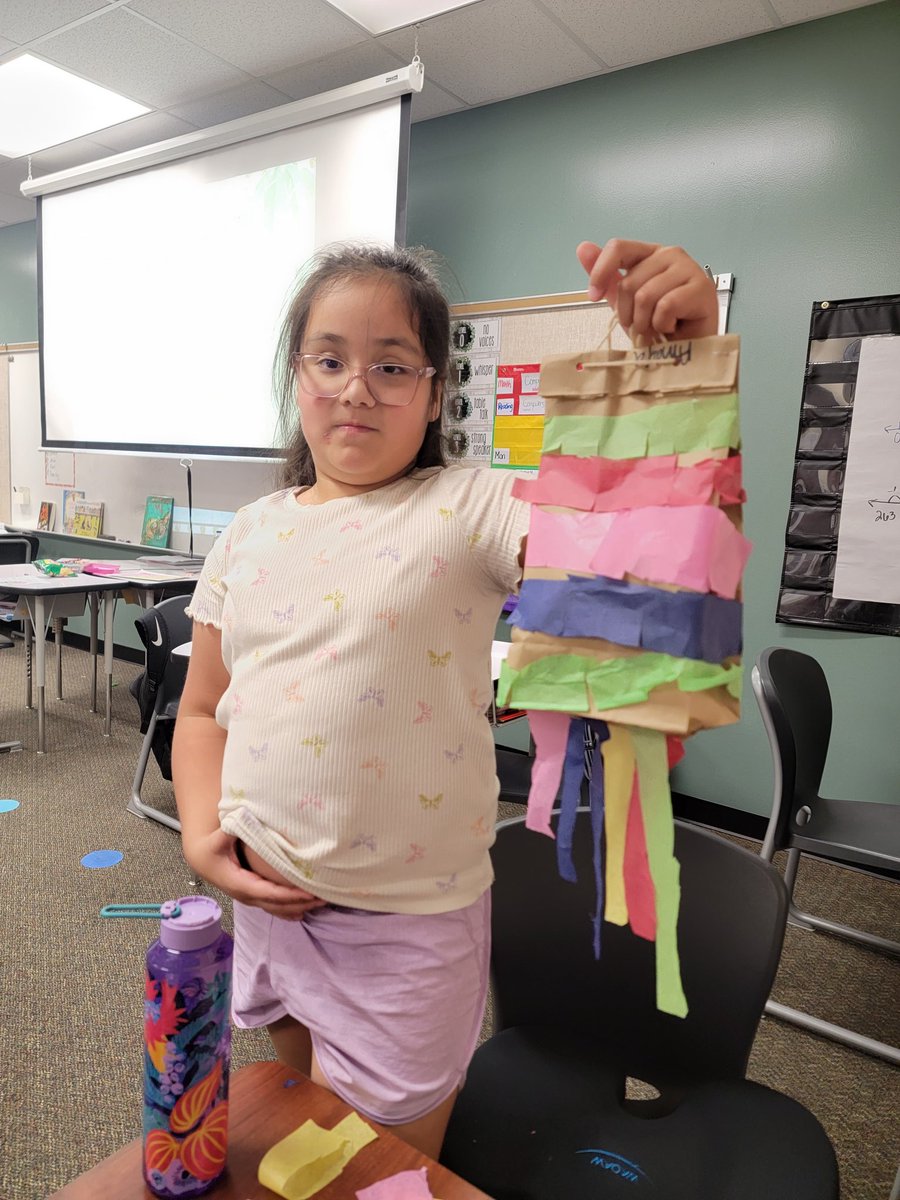 Fatima_DelCampo's tweet photo. We had fun celebrating Cinco de Mayo activities! 🇲🇽🥳 My students made Papel Picado, Paper Bag Piñatas, learned the Mexican Hat Dance, and enjoyed some chips &amp; dip and Tres Leches Cake! 🪅🎂🌮😋 https://t.co/O0ksxL3NJS