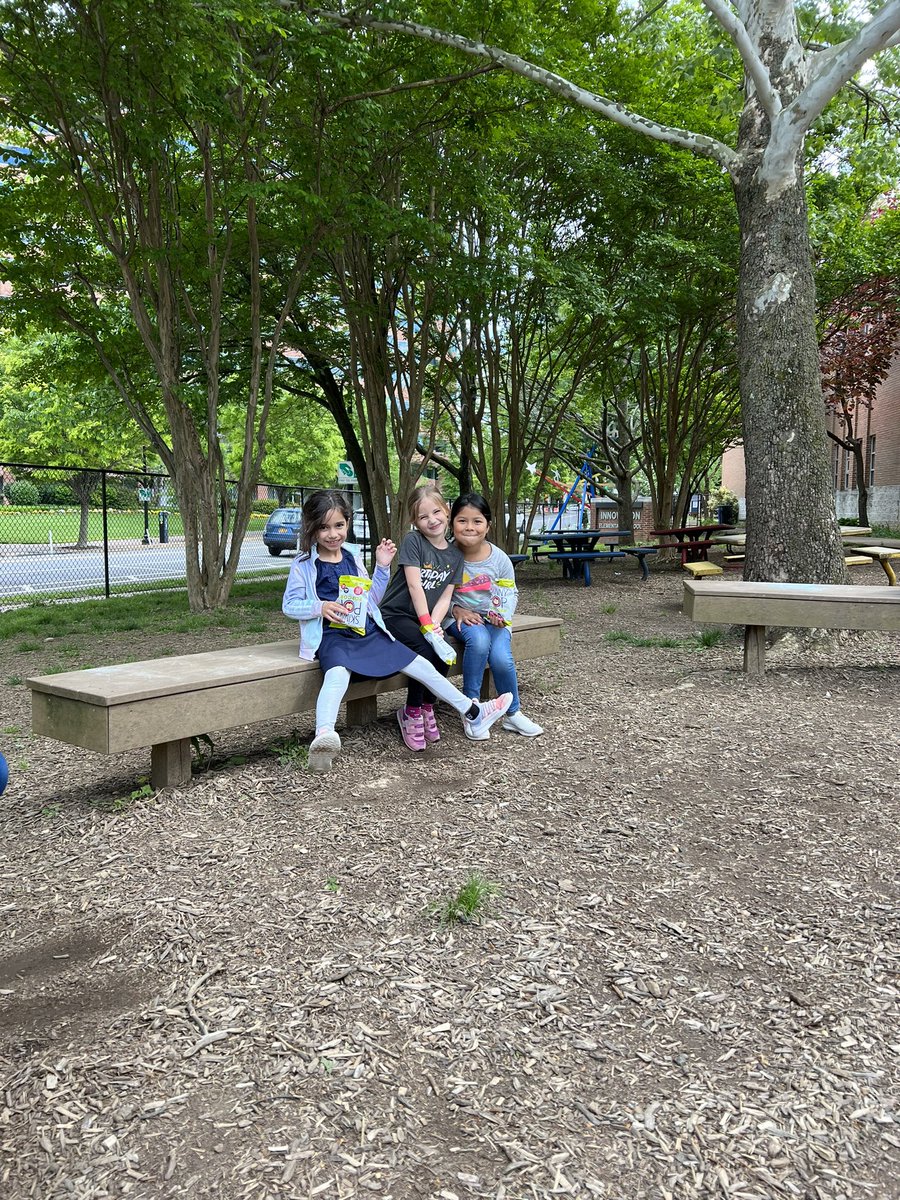 MissBokum's tweet photo. After a long week of crushing our end of year assessments AND everyone completing 5 lessons on @DreamBox_Learn called for snack outside on this lovely Friday afternoon! 💙 https://t.co/WimEwujLIH