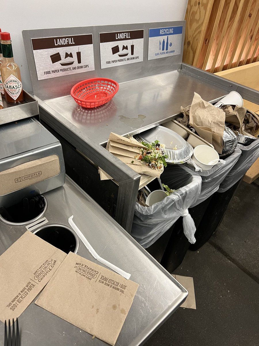 rhodowd's tweet photo. I understand that it is Cinco De Mayo… but Do Better @ChipotleTweets. Waiting an hour for food and then it’s made incorrectly… disappointed!  Restaurant was trashed as well. Workers walked right by the full trash to fill there own soda cups. https://t.co/tm8uwglZXI