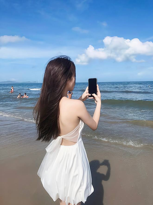 kittycutiest's tweet photo. Memories are like an endless sea, with no bright exit, only aimless ups and downs. https://t.co/YBrLVFJnMD
