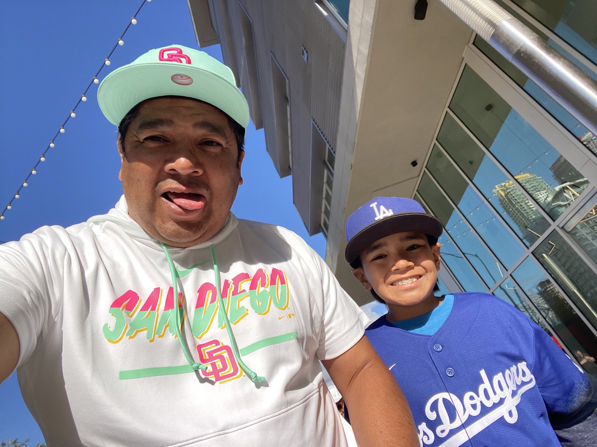 #bringthegold father-son divided 🤣