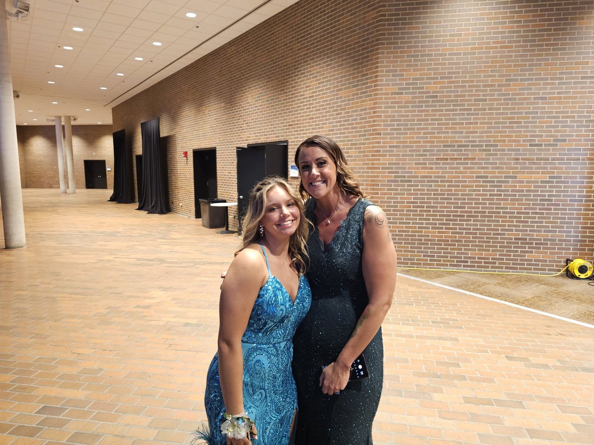 shenderson574's tweet photo. @SBRileyhigh 2023 Prom
#SafeProm #GoWildcats https://t.co/z9g18Mg3hB