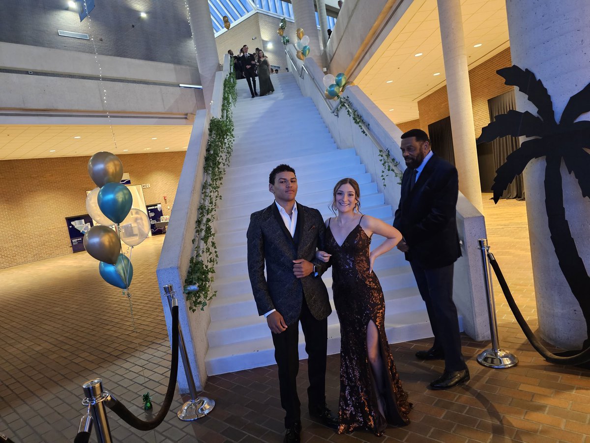 shenderson574's tweet photo. @SBRileyhigh 2023 Prom
#SafeProm #GoWildcats https://t.co/z9g18Mg3hB